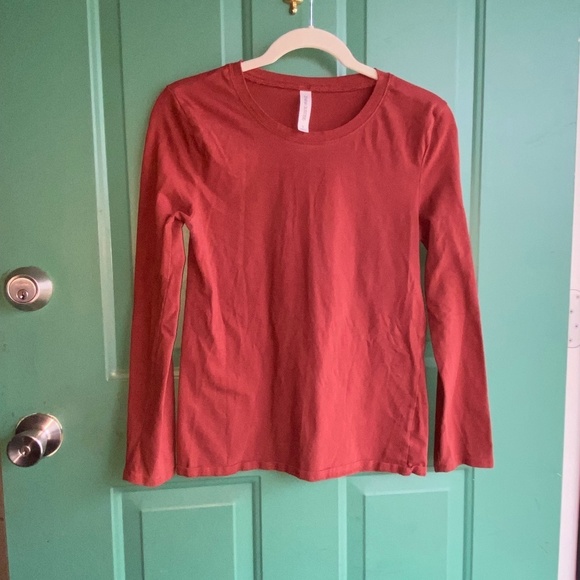 Zenana Outfitters Tops - Zenana outfitters size large long sleeve tshirt *fits like medium*